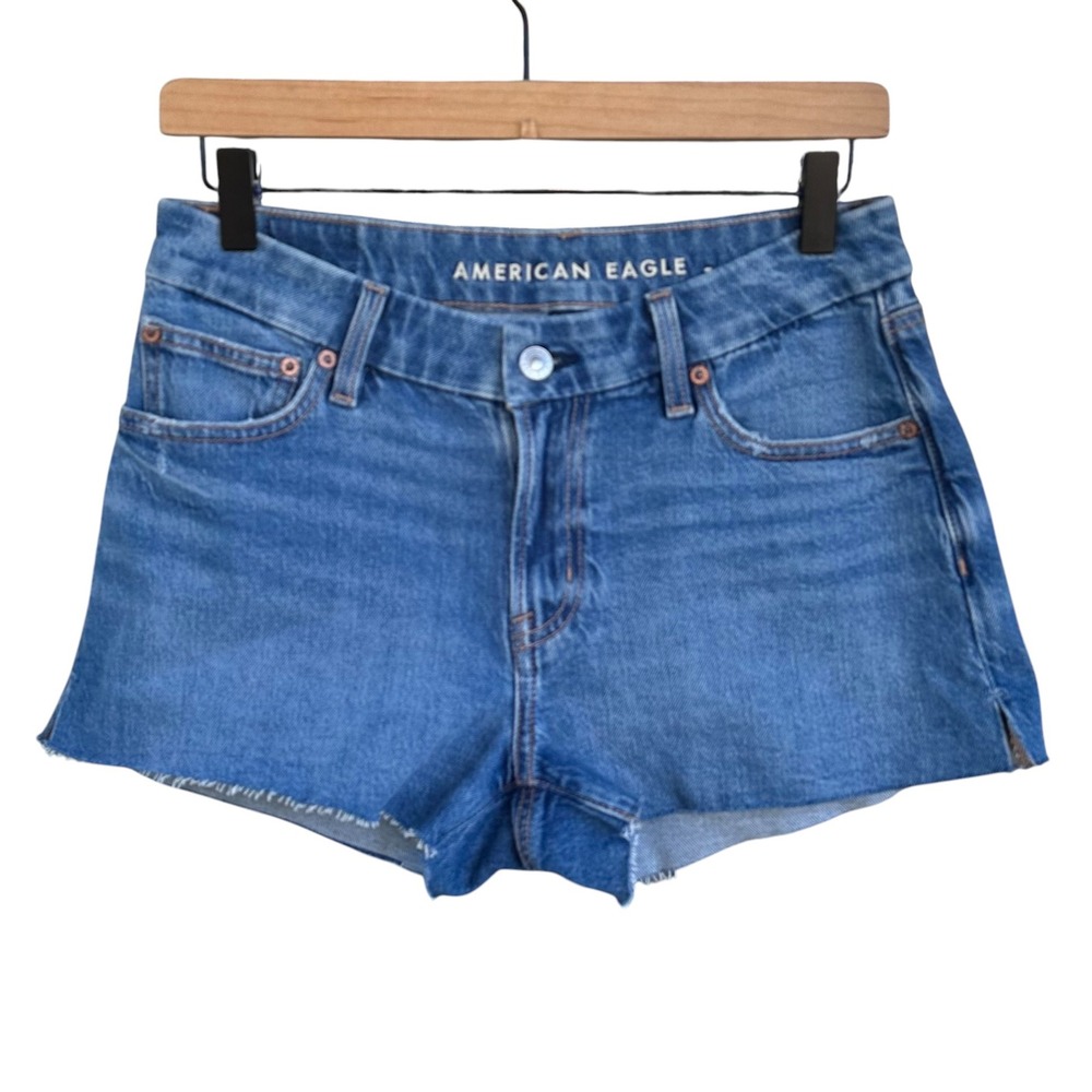 American Eagle Low Rise Curvy Perfect Shortie Denim Shorts Medium Wash 4 NEW